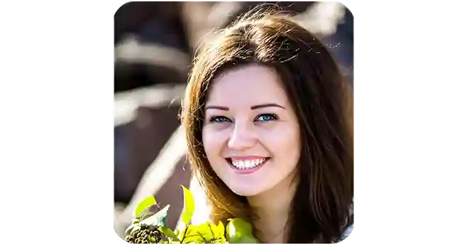 ozelyt-customer-testimonial-woman.webp NAD+ Reviews 2